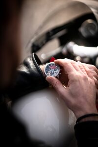 Estos relojes inspirados en AlphaTauri y Honda Racing prometen ser los favoritos de los amantes del deporte motor 11