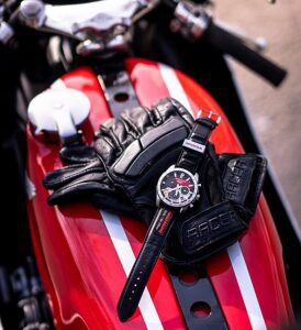 Estos relojes inspirados en AlphaTauri y Honda Racing prometen ser los favoritos de los amantes del deporte motor 9