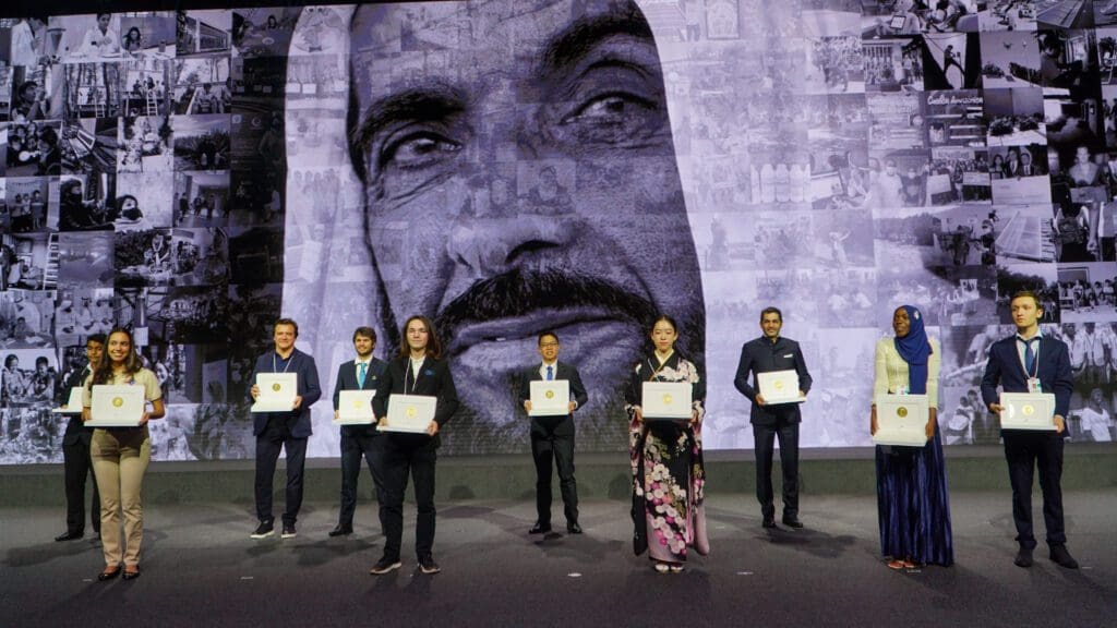 Mohammed bin Rashid distingue a los 10 ganadores del Premio Zayed a la Sustentabilidad 2022