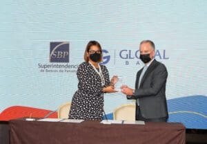 Global Bank y la Superintendencia De Bancos De Panamá firman acuerdo para impulsar la educación financiera - Vida Digital con Alex Neuman