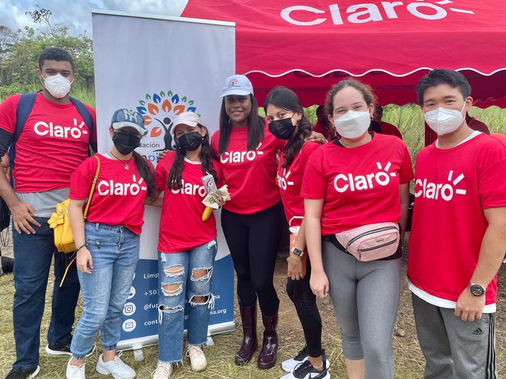 Voluntarios de Claro Panamá y Fundación Limpia Panamá reforestan en el Parque Nacional Camino de Cruces - Vida Digital con Alex Neuman